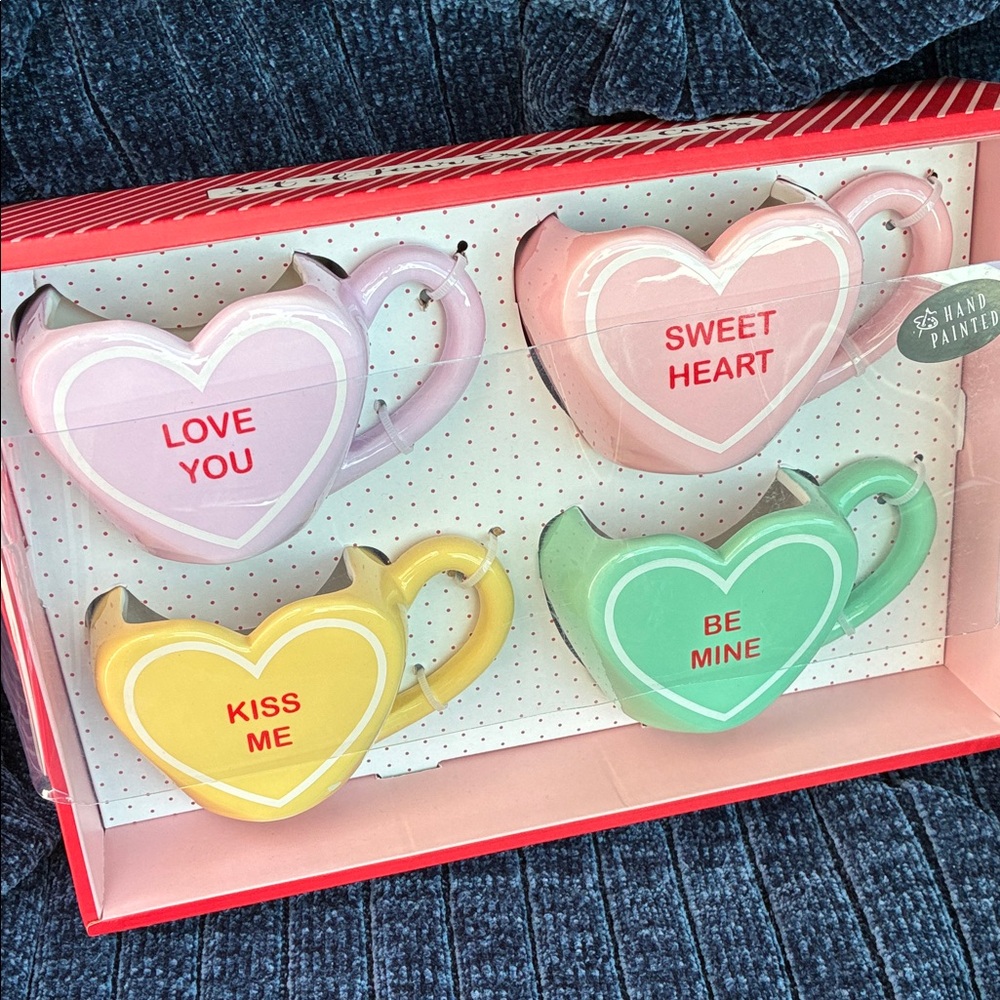Set of 4 Heart shaped conversation espresso mugs